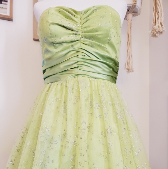MXI Lime Green Formal Dress Size 7 - Picture 3 of 9